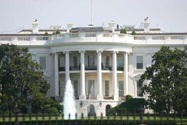 启恒配资 美股盘前丨股指期货盘前涨跌不一 英特尔盘前涨近6%